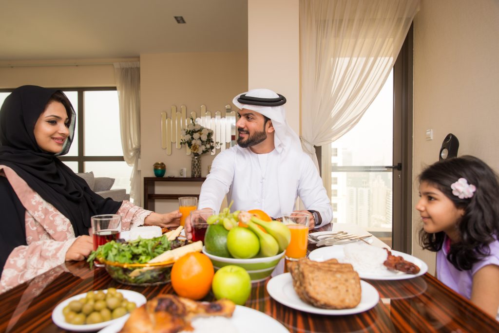 Families gather for Middle Eastern breakfast